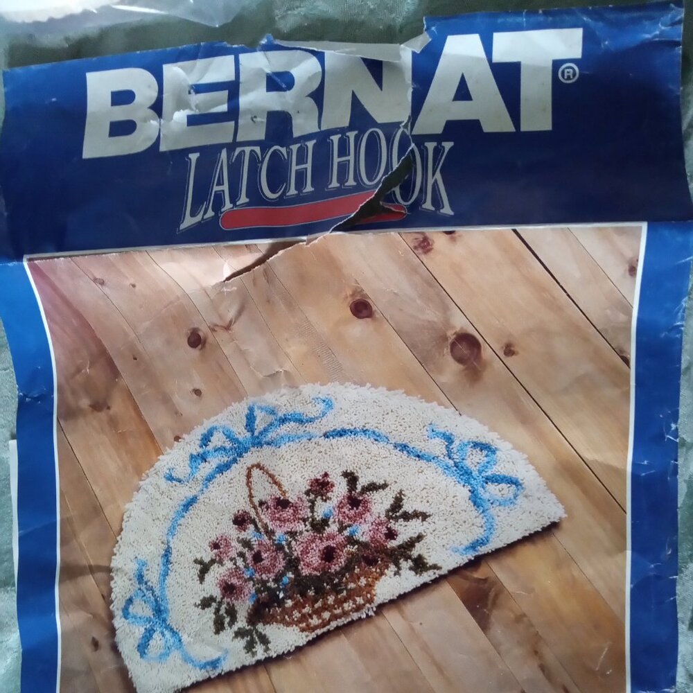 Bernat Basket with Roses Latch Hook Rug